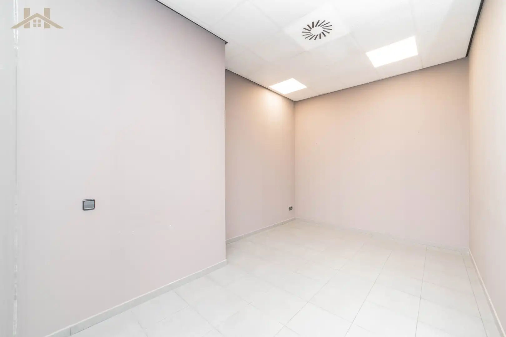 Commercial properties for sale in Alcorcón  with Air Conditioner and Heating