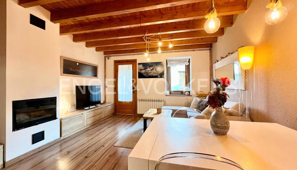 Foto 1 de Casa adosada en venda a Carrèr Deth Centre, Mont, Lleida