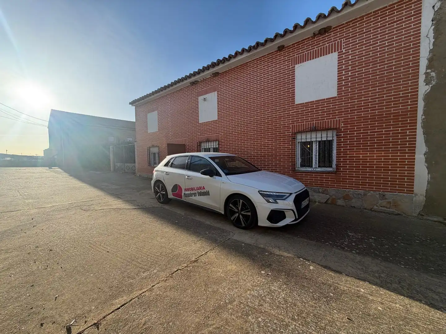 Vista exterior de Finca rústica en venta en Santovenia con Jardín privado y Amueblado