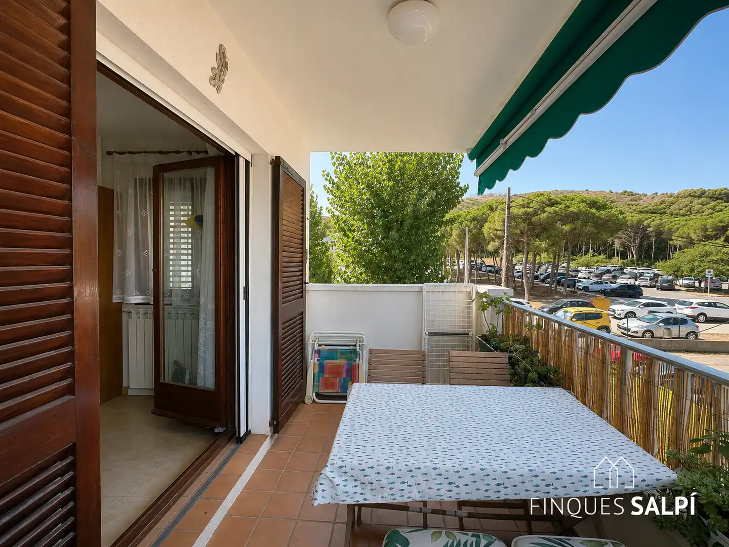 Terrasse von Wohnungen zum Verkauf in L'Escala mit Terrasse, Abstellraum und Möbliert