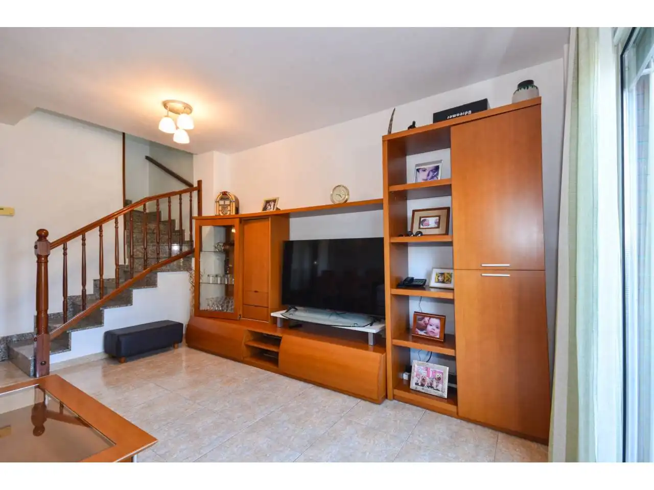 Sala d'estar de Casa adosada en venda en Canovelles amb Aire condicionat i Calefacció