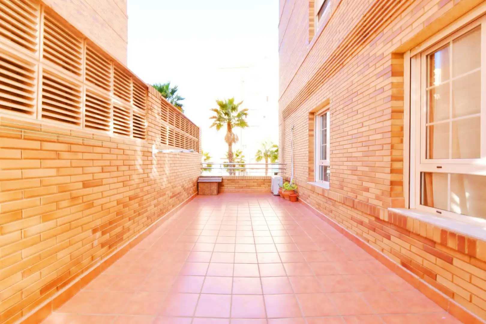 Terraza de Piso en venta en Roquetas de Mar con Terraza y Amueblado