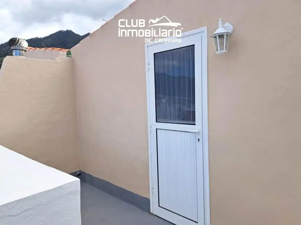 Vista exterior de Casa o chalet de alquiler en Los Llanos de Aridane con Terraza, Amueblado y Balcón