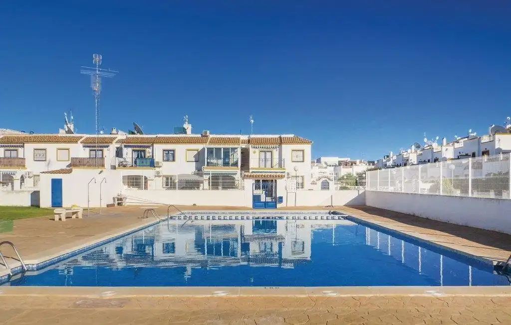 Country house with pool for sale in N/A