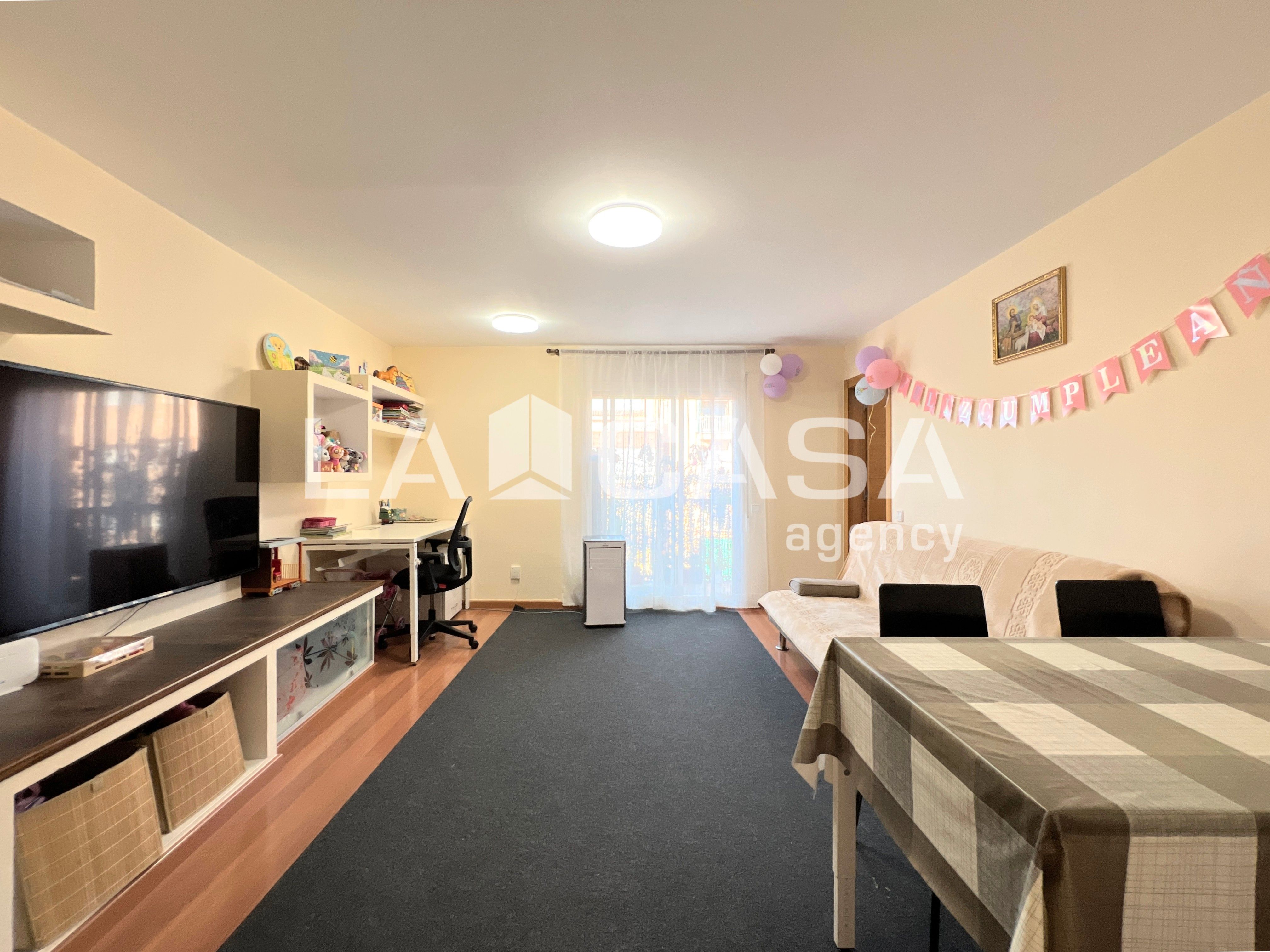 Piso en venta en Badalona con Balcón