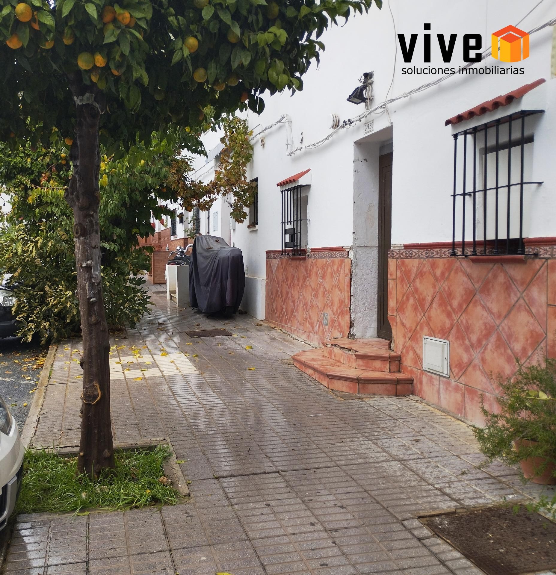 Vista exterior de Dúplex en venda en San Juan de Aznalfarache amb Balcó