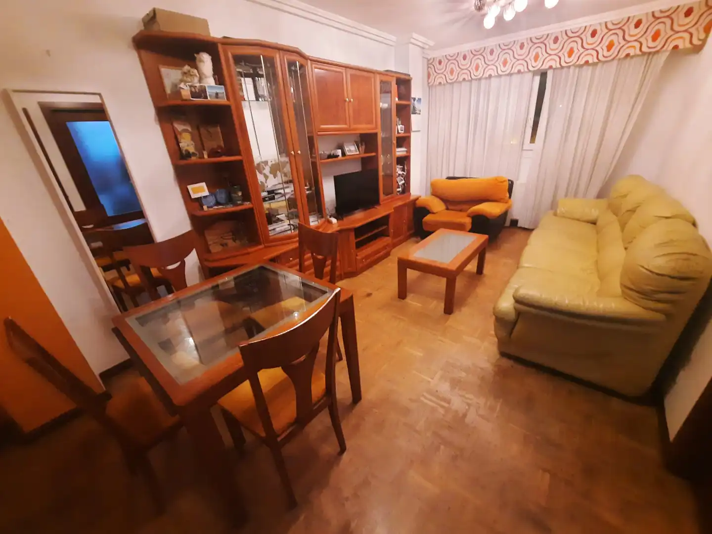 Sala d'estar de Pis en venda en Barakaldo  amb Calefacció, Traster i Moblat