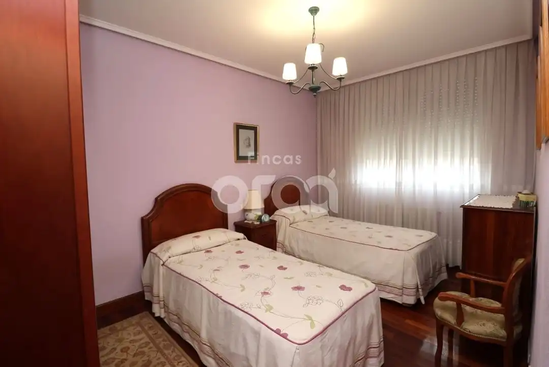 Dormitori de Casa adosada en venda en Abanto y Ciérvana-Abanto Zierbena amb Calefacció, Jardí privat i Terrassa