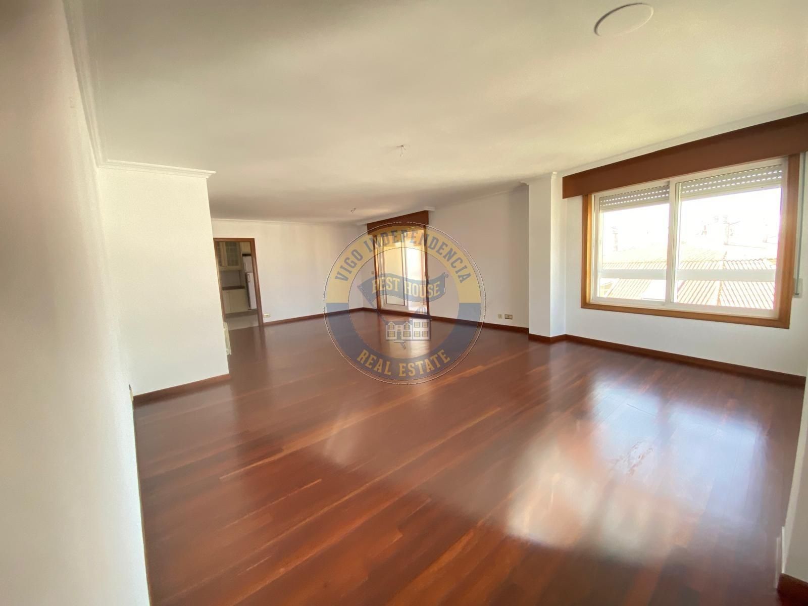 Sala de estar de Piso de alquiler en Vigo  con Calefacción y Trastero