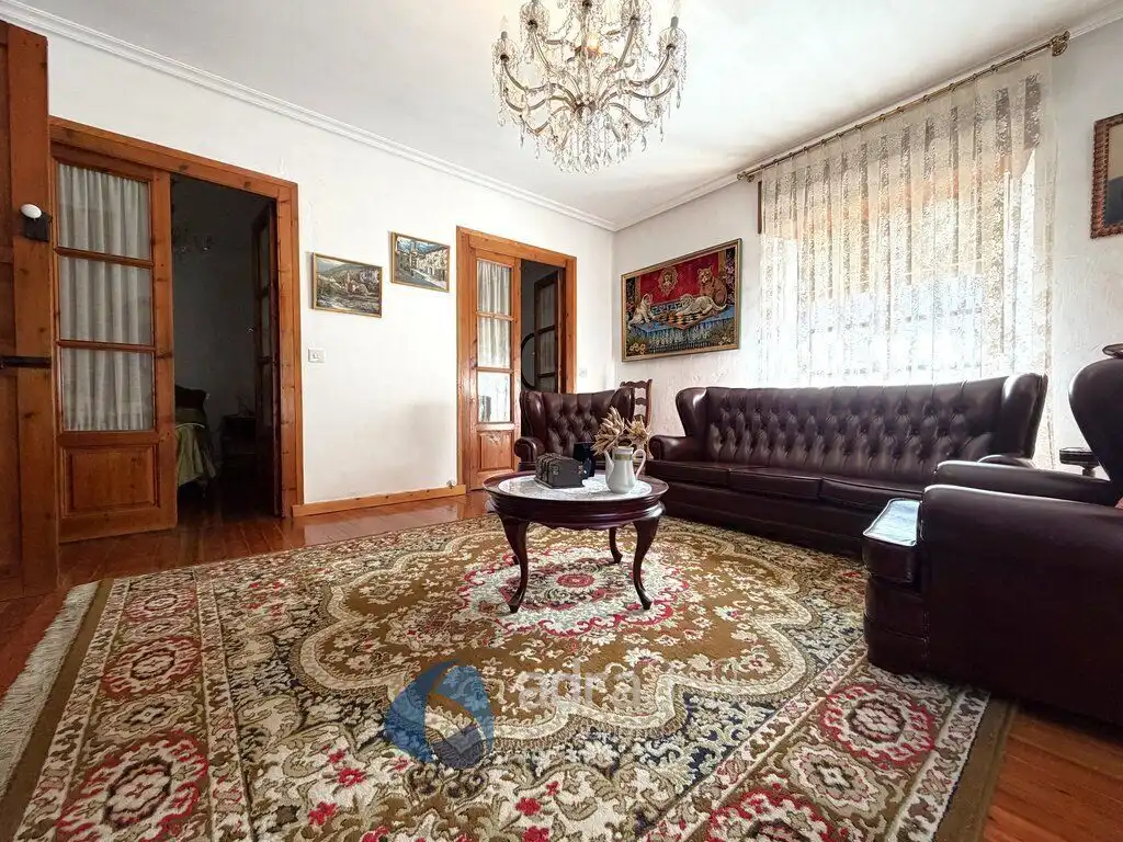 Wohnzimmer von Country house zum Verkauf in Lanciego / Lantziego mit Heizung, Terrasse und Abstellraum