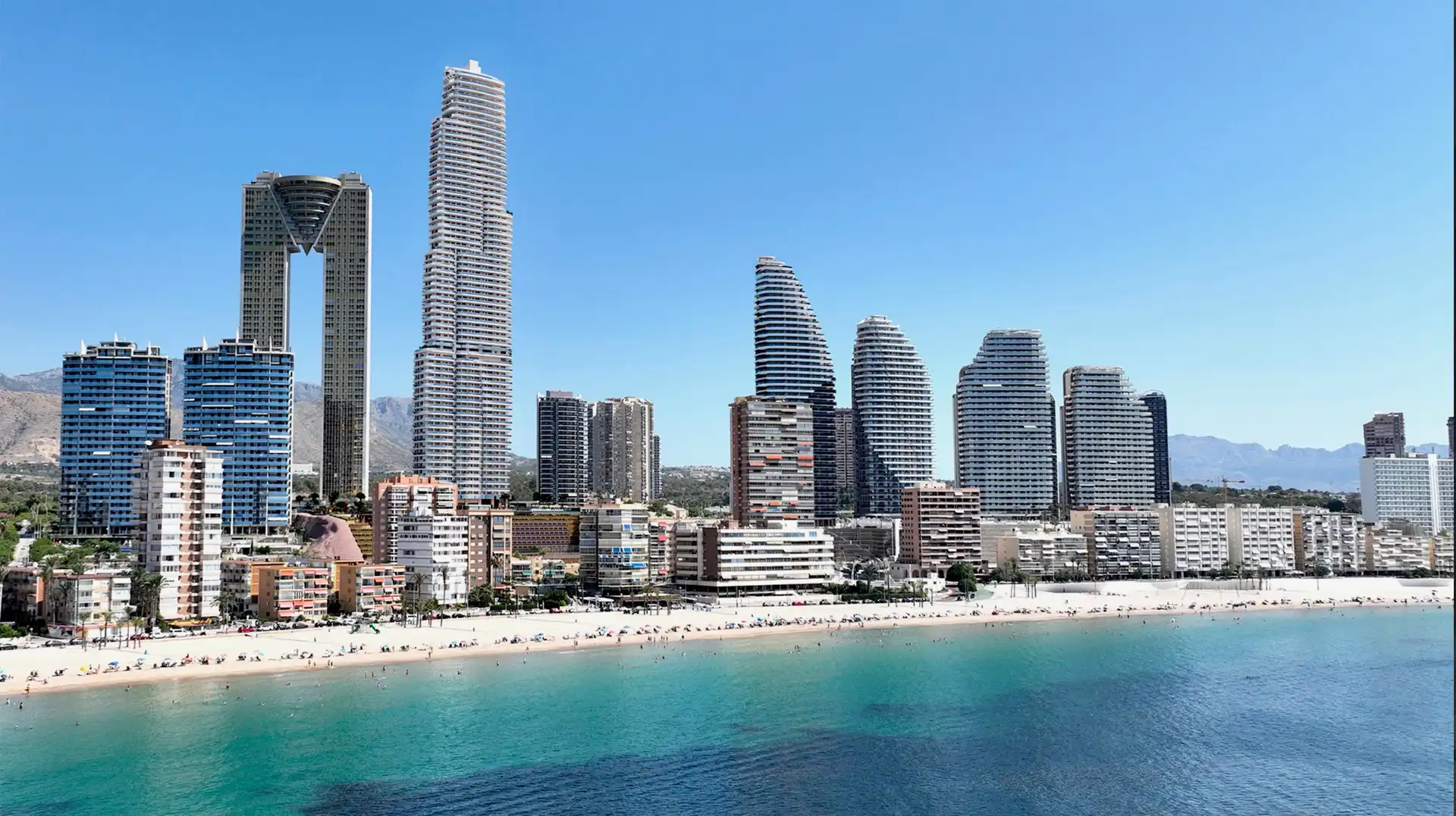 Vista exterior de Àtic en venda en Benidorm amb Aire condicionat, Terrassa i Piscina