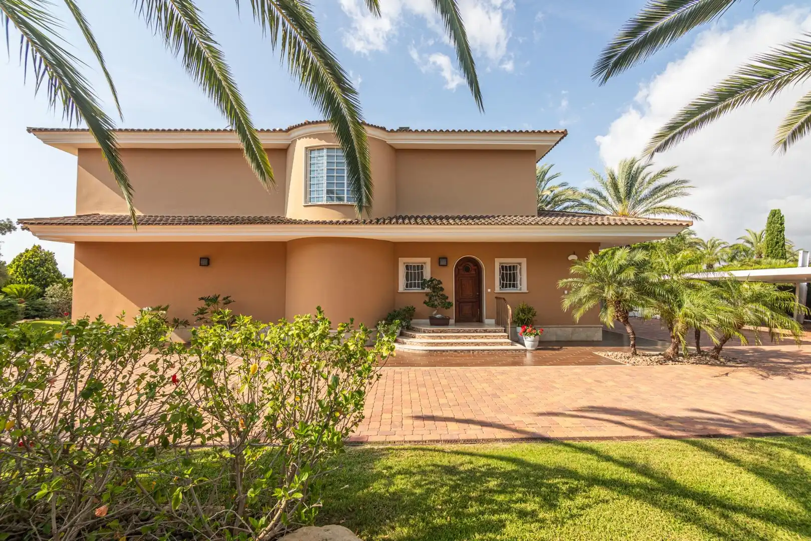 Vista exterior de Casa o chalet en venta en Elche / Elx con Aire acondicionado, Calefacción y Jardín privado