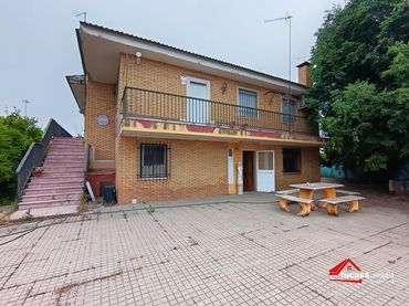 Casa rústica amb piscina en venda a Periurbano Oeste - Sierra