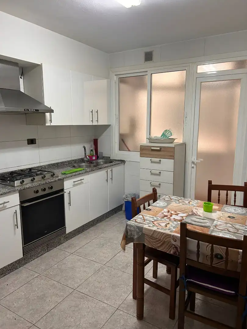 Cocina de Piso en venta en Vigo  con Terraza, Trastero y Amueblado
