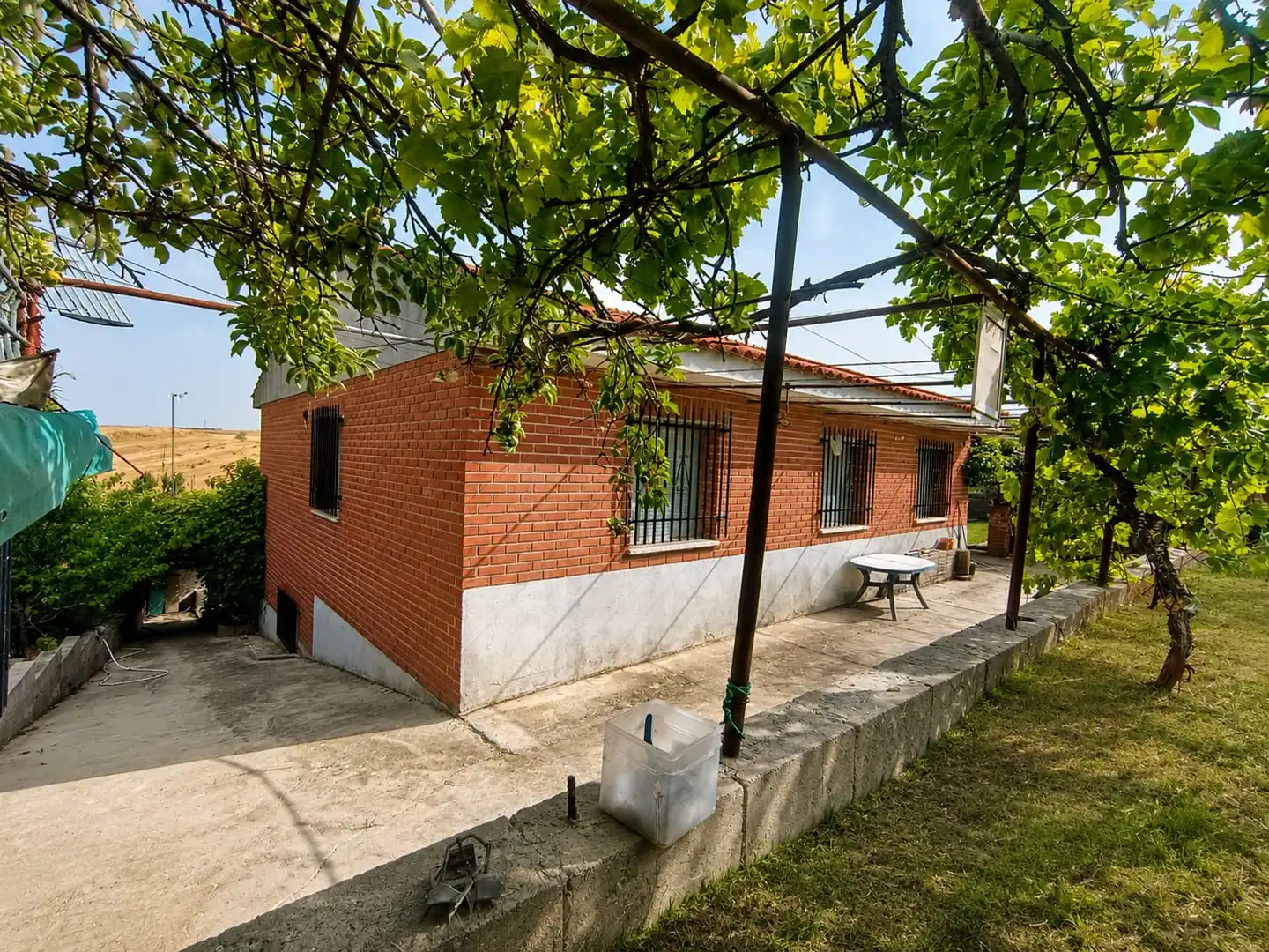 Exterior view of Houses for sale in Palomeque  with Private garden, Terrace and Storage room