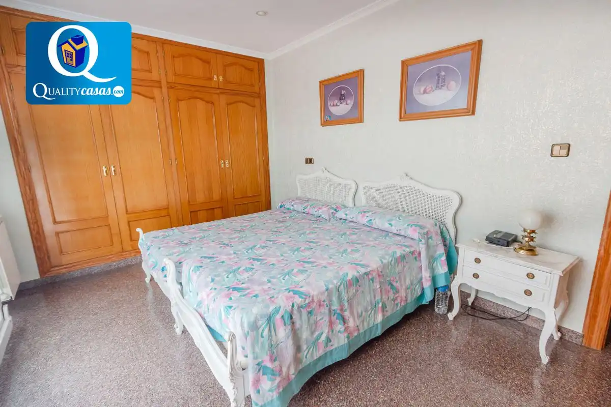 Habitación de Casa o chalet en venta en Villena con Calefacción, Terraza y Trastero