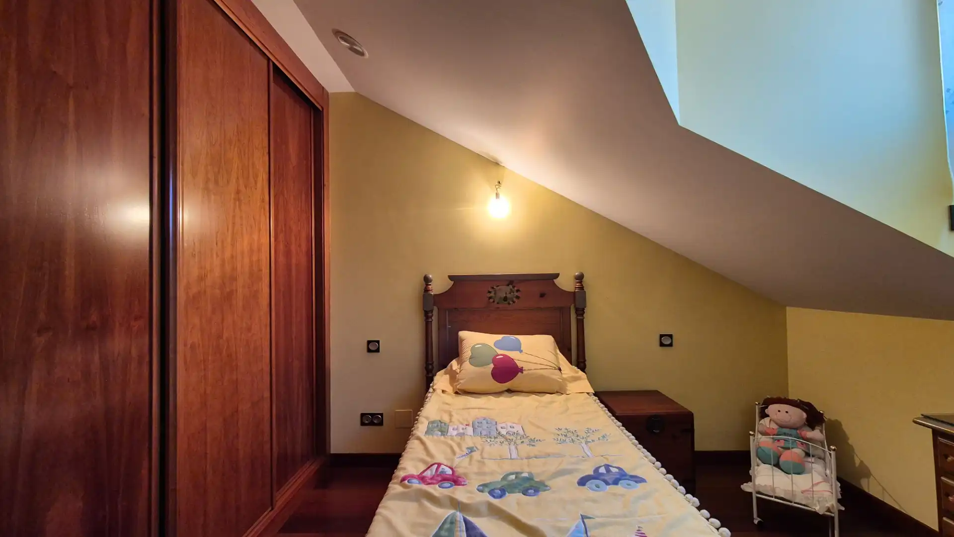 Bedroom of Duplexes for sale in Palencia  with Heating, Parquet flooring and Storage room
