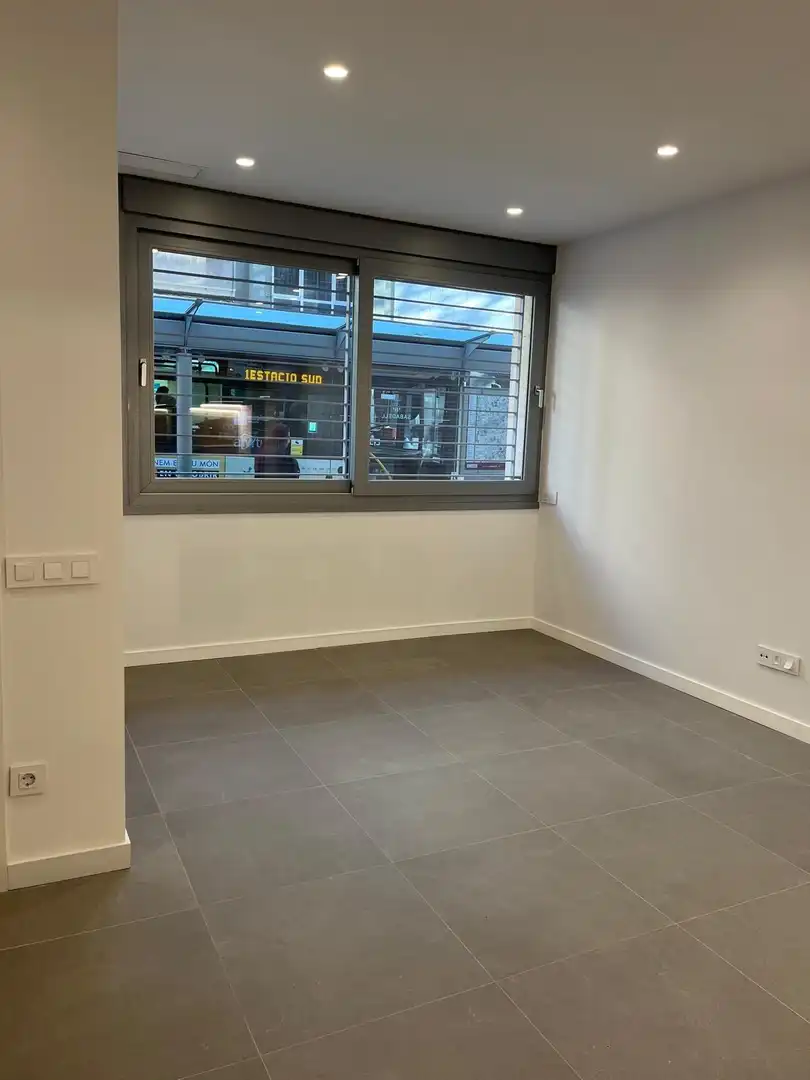 Ground floor for sale in Sabadell  with Air Conditioner and Heating