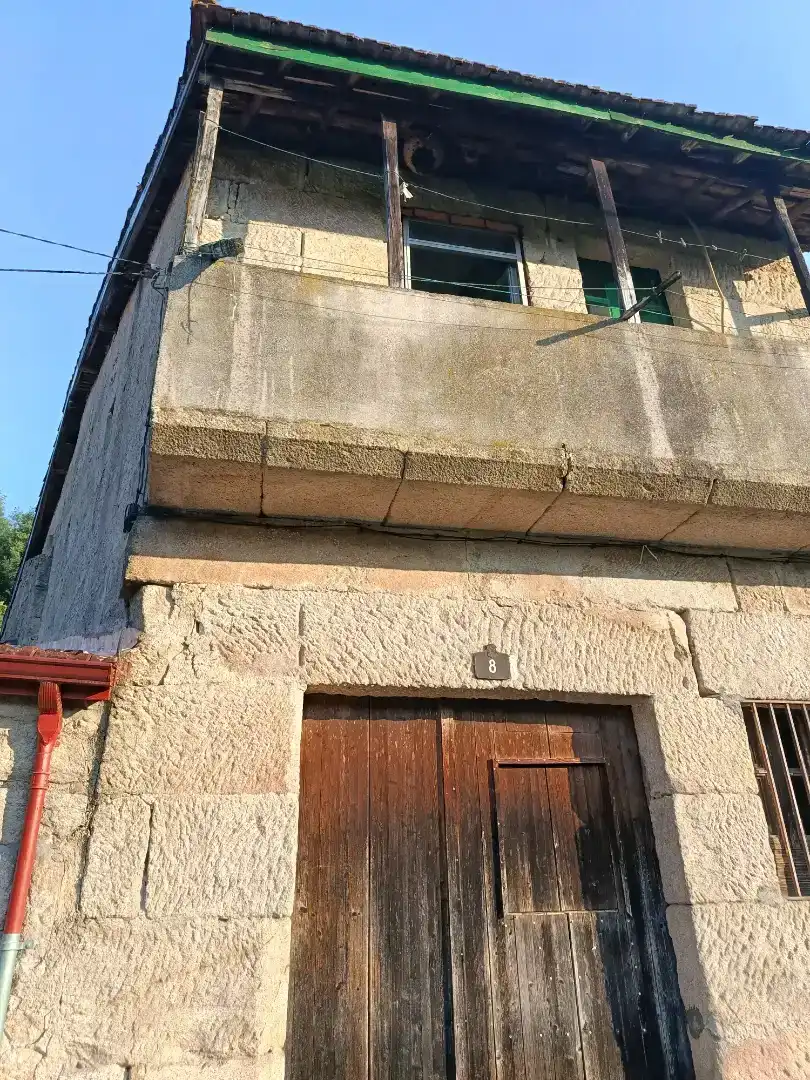 Vista exterior de Casa adosada en venda en Ourense Capital  amb Balcó
