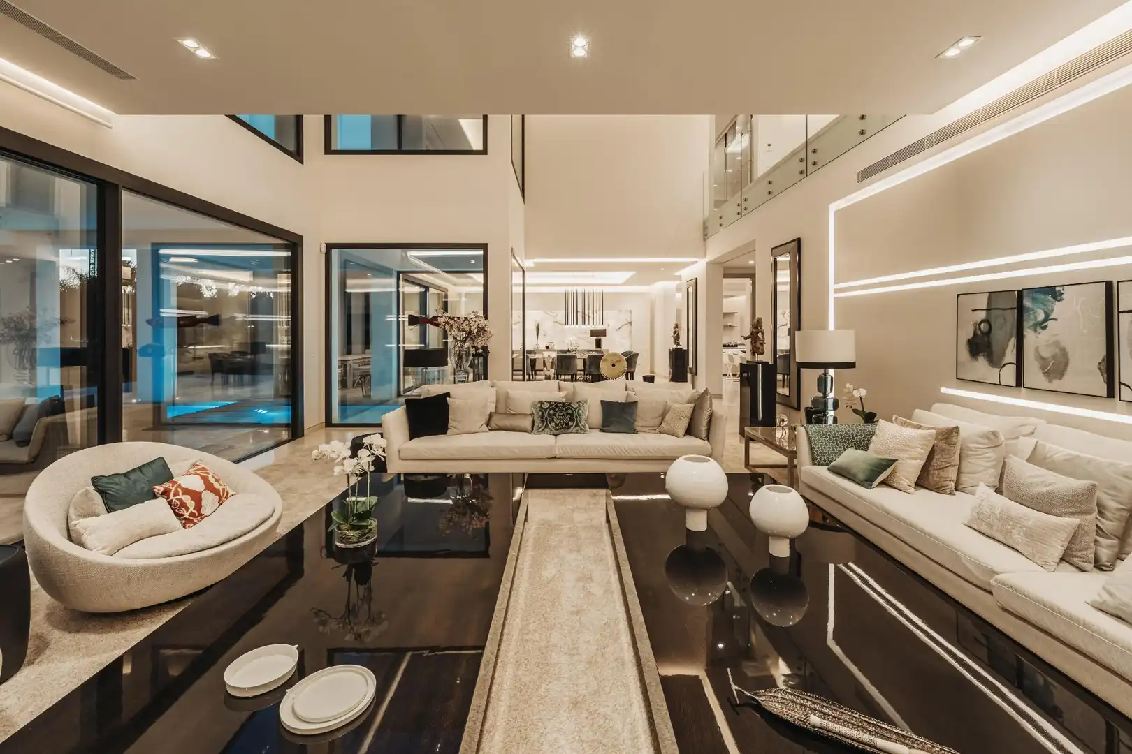 Villa mit Pool zum Verkauf in Nueva Andalucía, imagen 4