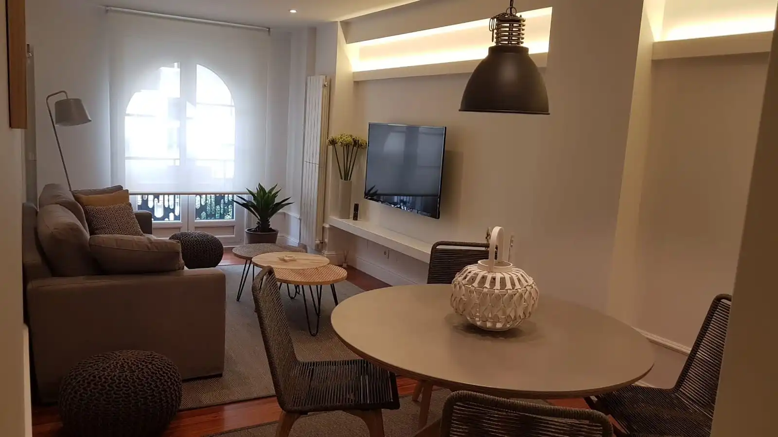 Wohnzimmer von Wohnung zur Miete in Santiago de Compostela  mit Heizung, Möbliert und Balkon