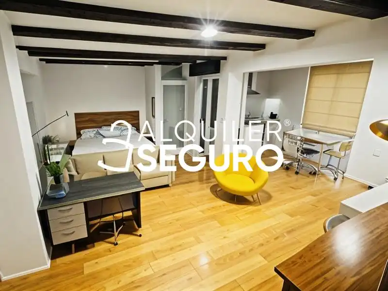 Habitación de Estudio de alquiler en Requena con Amueblado