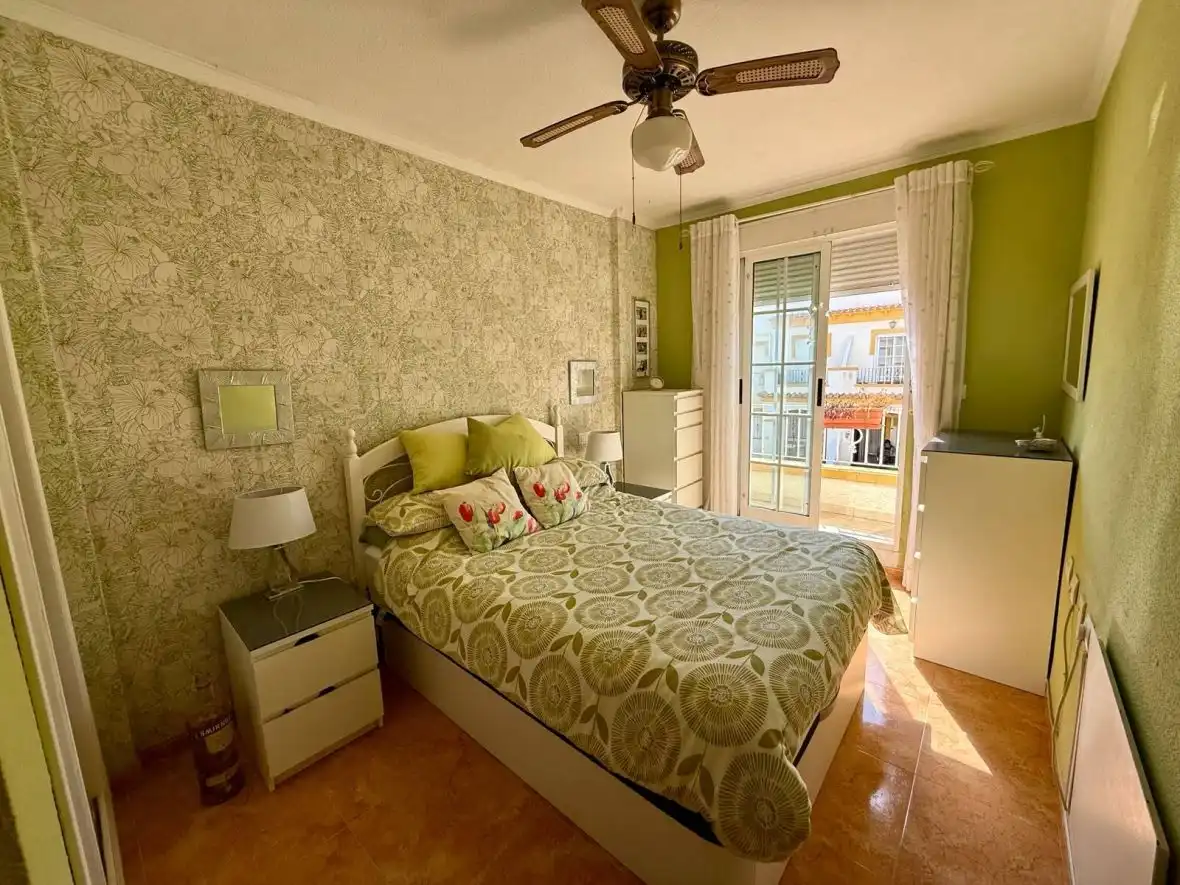 Schlafzimmer von Wohnungen zum Verkauf in Santa Pola mit Heizung, Terrasse und Schwimmbad