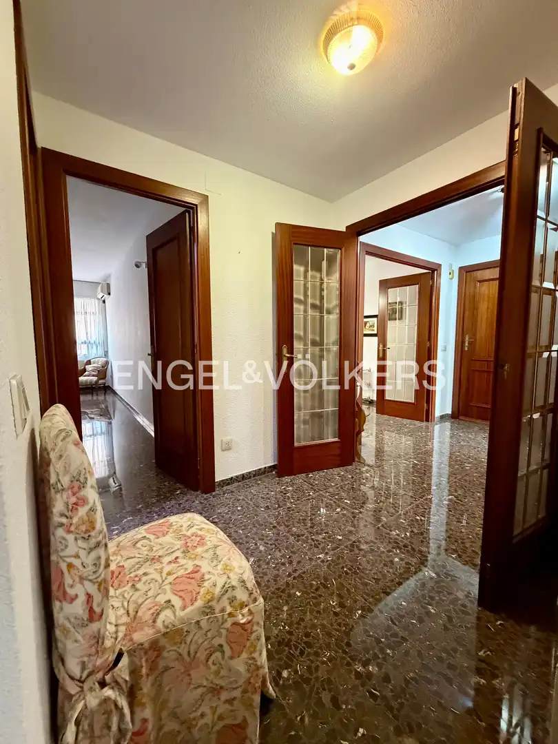 Flat for rent in Valencia  with Air Conditioner, Heating and Balcony