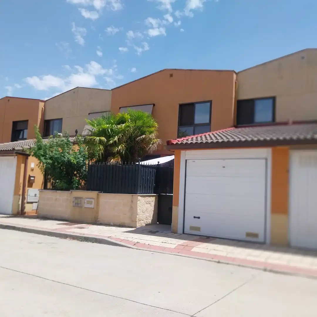 Exterior view of Detached homes for sale in Villanubla  with Heating, Private garden and Terrace