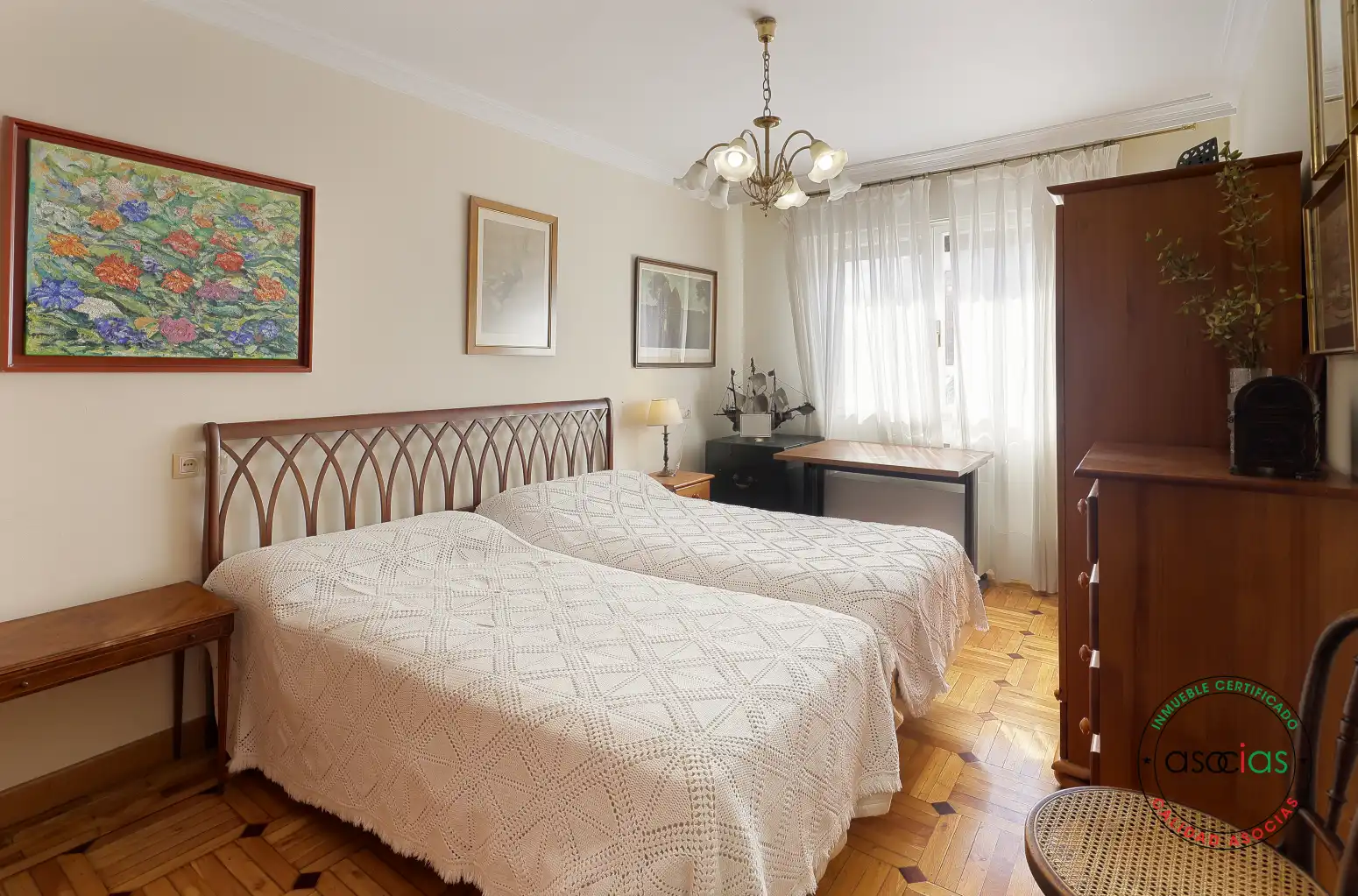 Habitación de Piso en venta en Gijón  con Calefacción, Parquet y Terraza