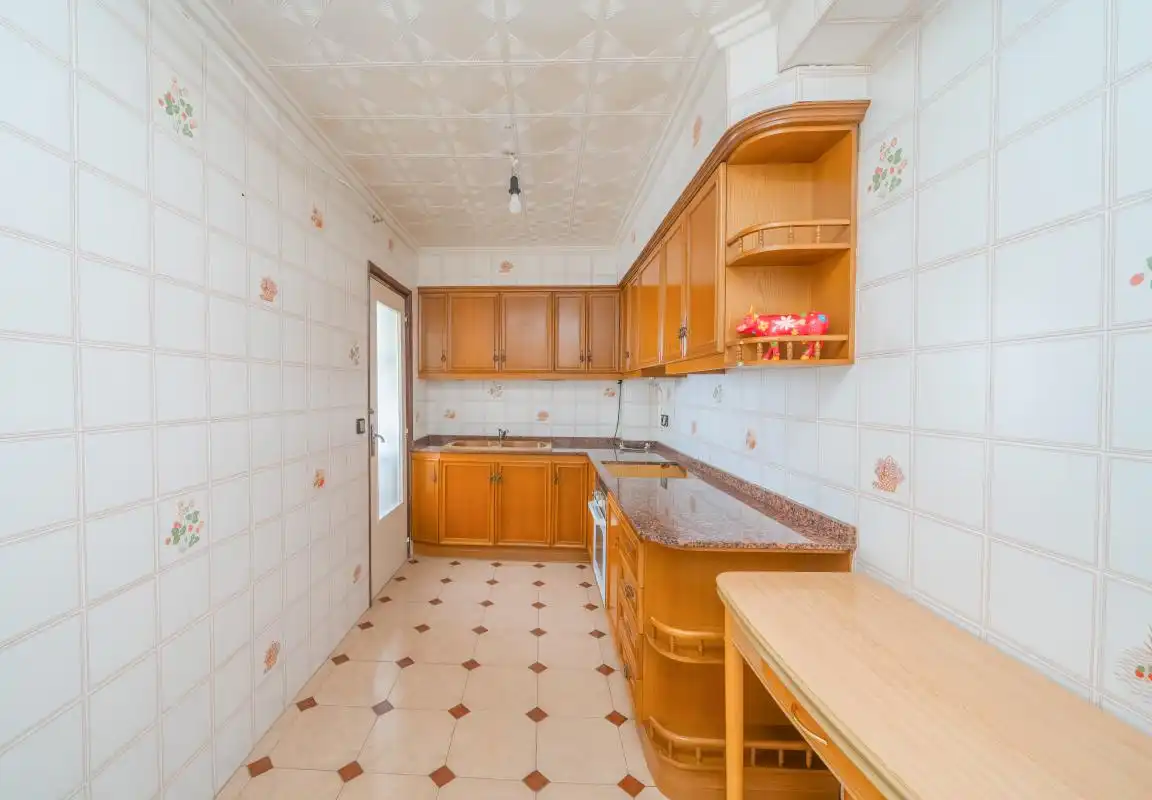 Cuina de Pis en venda en Elda amb Calefacció, Terrassa i Traster