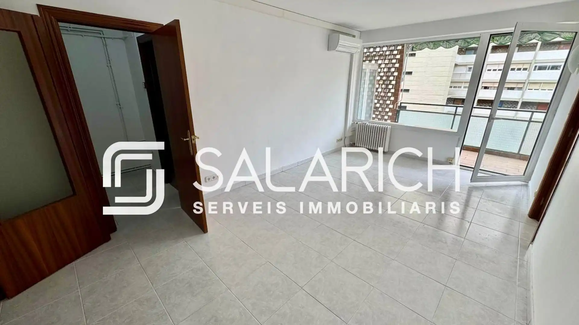 Flat for sale in  Barcelona Capital  with Air Conditioner, Heating and Balcony