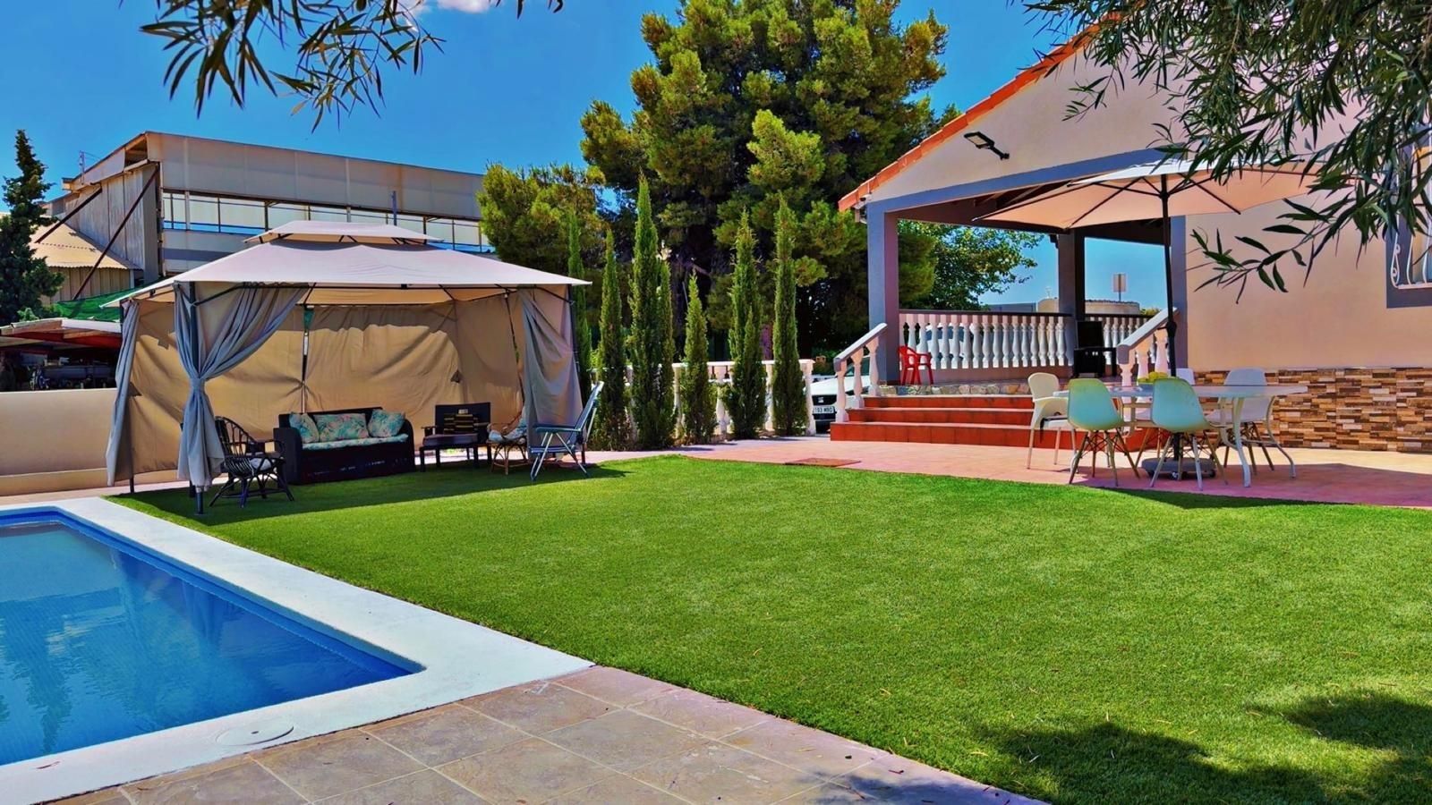 Terrassa de Casa o xalet en venda en Alicante / Alacant amb Aire condicionat, Jardí privat i Piscina