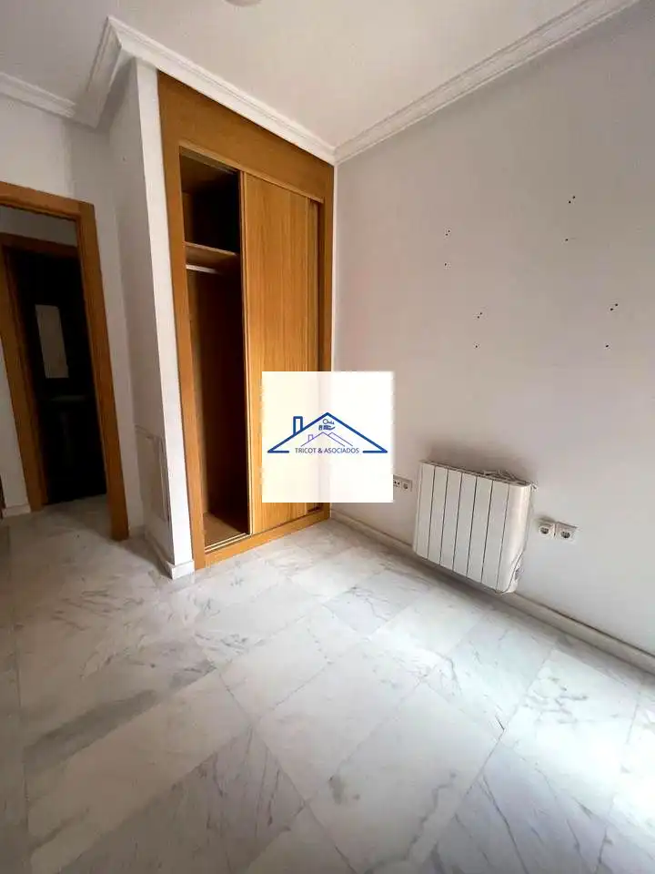 Piso en venta en Ocaña con Calefacción y Terraza