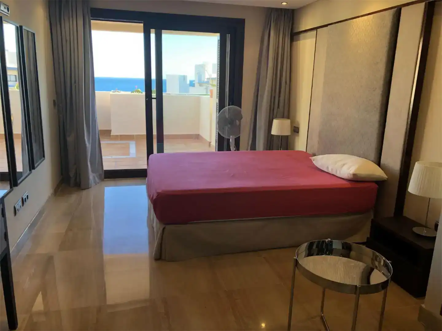 Schlafzimmer von Wohnung zur Miete in Estepona mit Klimaanlage, Privatgarten und Abstellraum