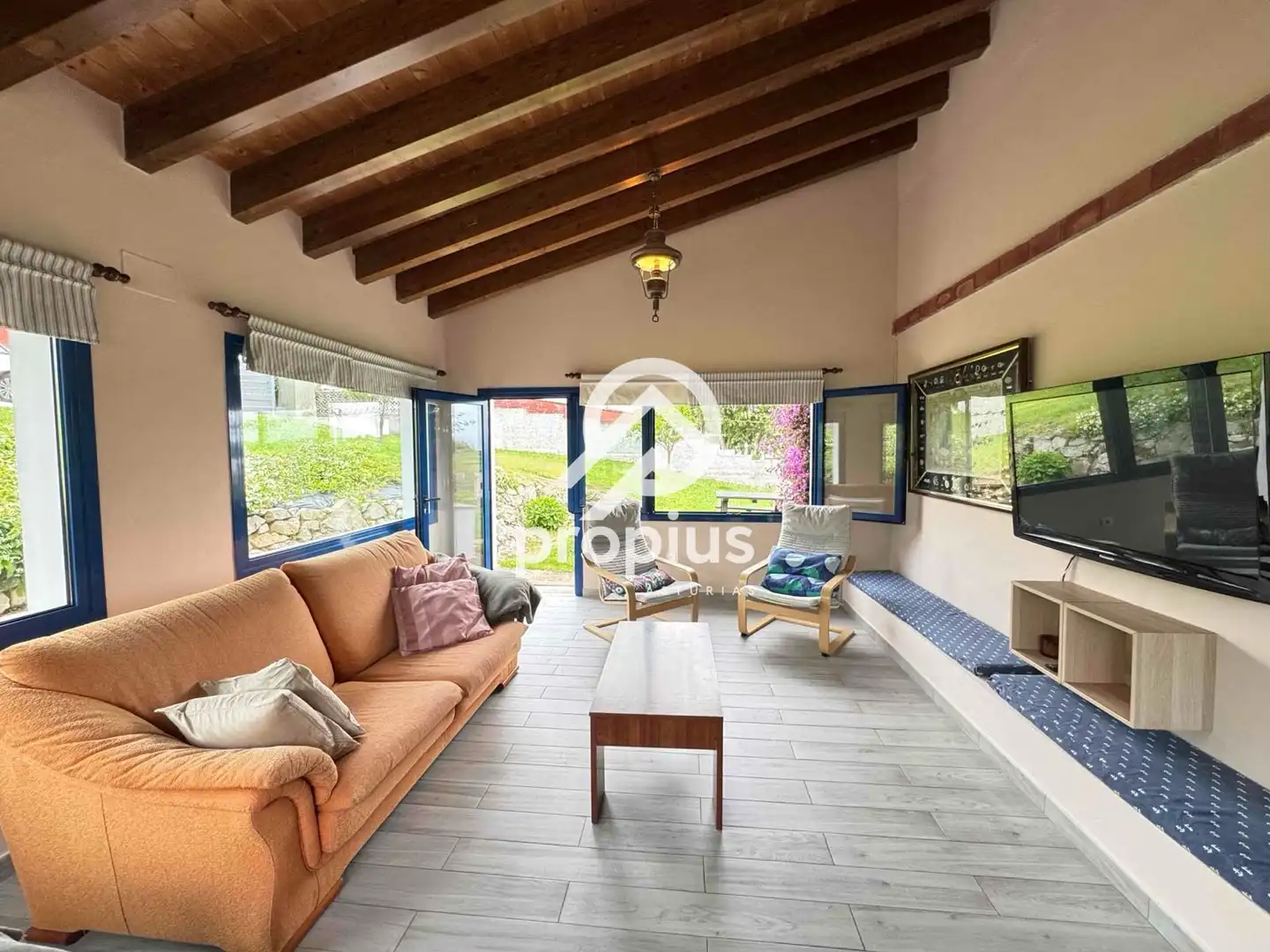 Sala de estar de Casa o chalet en venta en Ribadesella con Calefacción, Jardín privado y Terraza