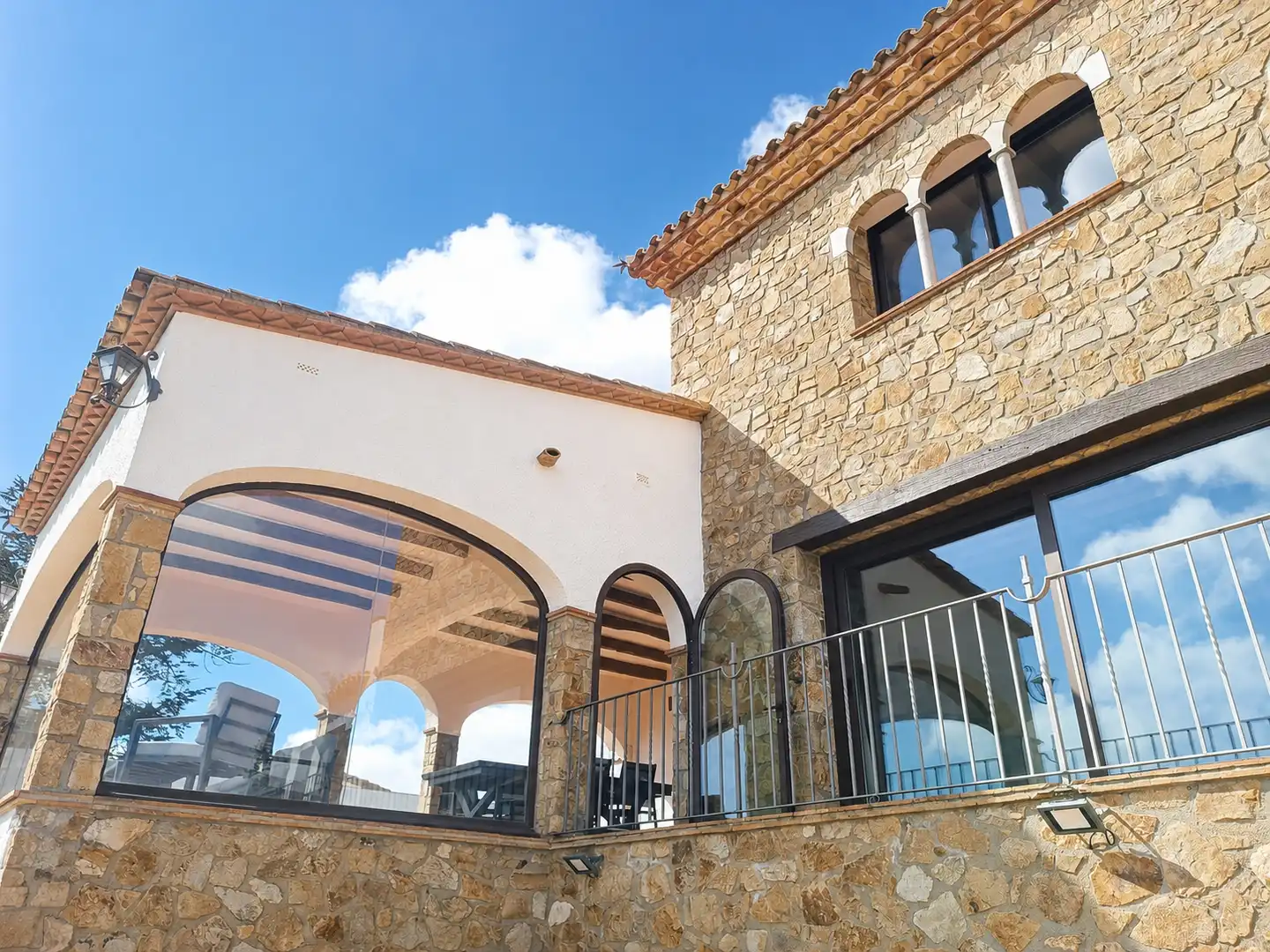 Vista exterior de Casa o xalet de lloguer en Castell d'Aro, Platja d'Aro i s'Agaró amb Aire condicionat, Traster i Domòtica