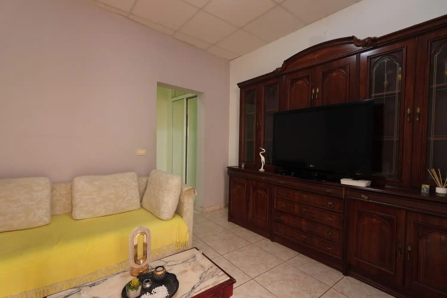Sala d'estar de Casa o xalet en venda en Granadilla de Abona amb Jardí privat, Terrassa i Jacuzzi