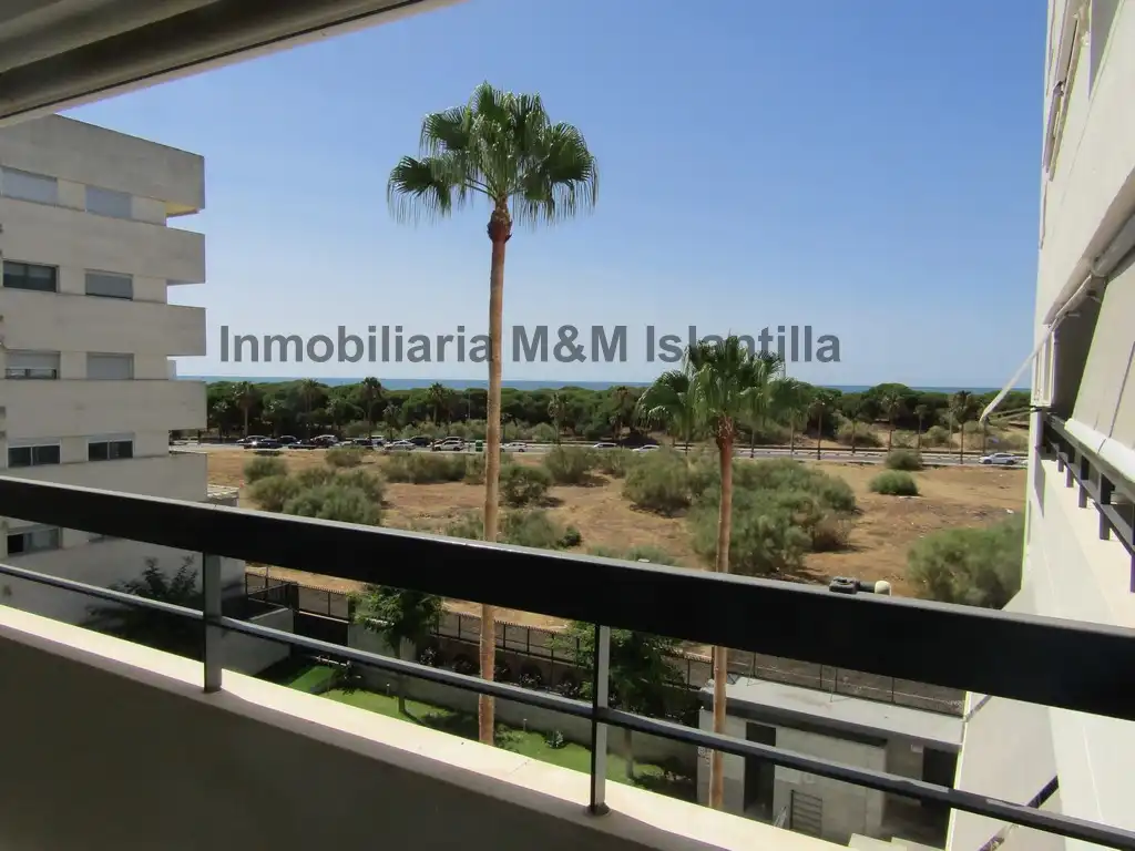 Vista exterior de Piso en venta en Isla Cristina con Terraza, Horno y Lavadora