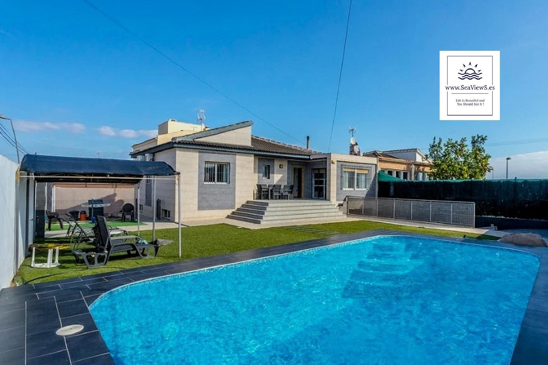 Piscina de Casa o chalet en venta en Torrevieja con Aire acondicionado, Calefacción y Jardín privado