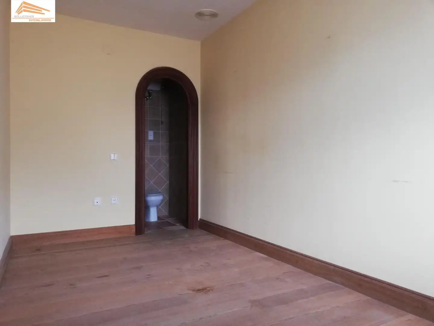 Schlafzimmer von Einfamilien-Reihenhaus zum Verkauf in Pesquera de Duero