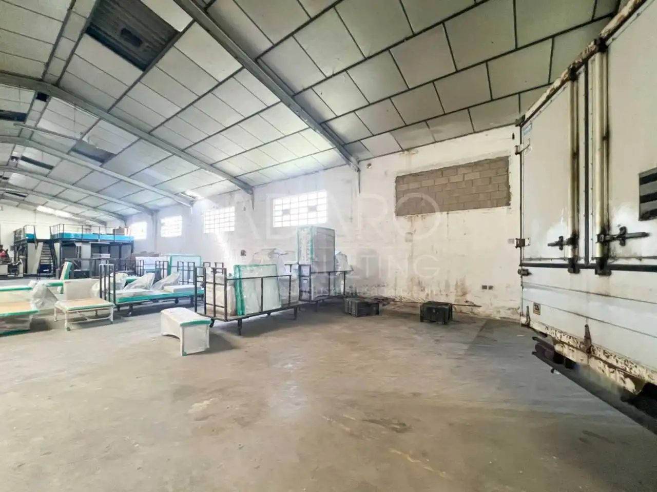 Industrial building for sale in Calle Rio, imagen 3