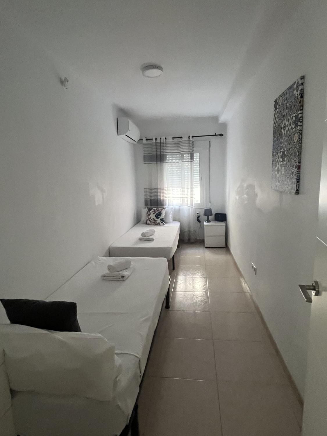 Habitación de Piso en venta en  Sevilla Capital con Aire acondicionado y Balcón