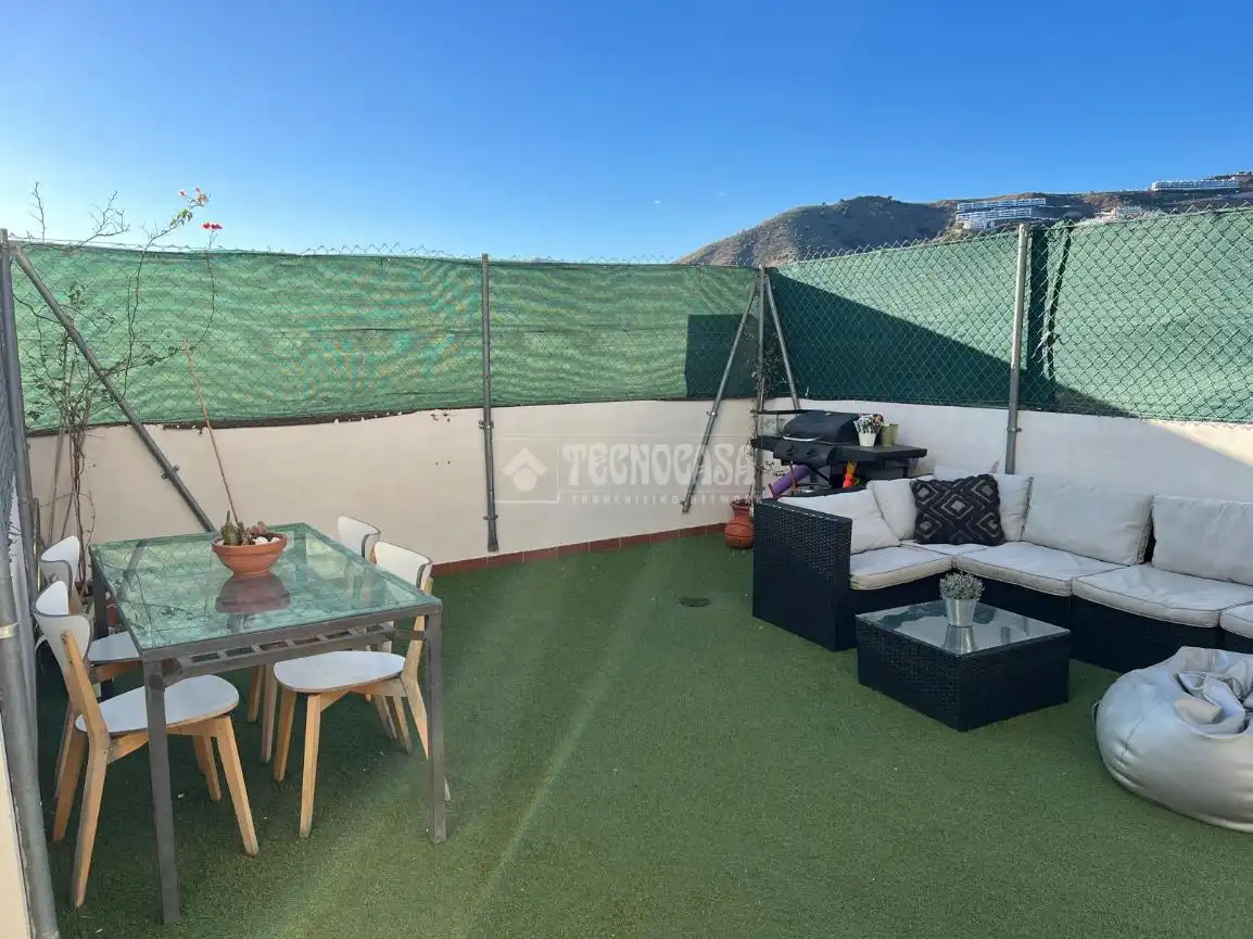 Terrasse von Wohnung zum Verkauf in Rincón de la Victoria mit Klimaanlage, Abstellraum und Gemeinschaftspool