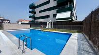 Schwimmbecken von Wohnung zum verkauf in Lardero mit Klimaanlage, Heizung und Terrasse