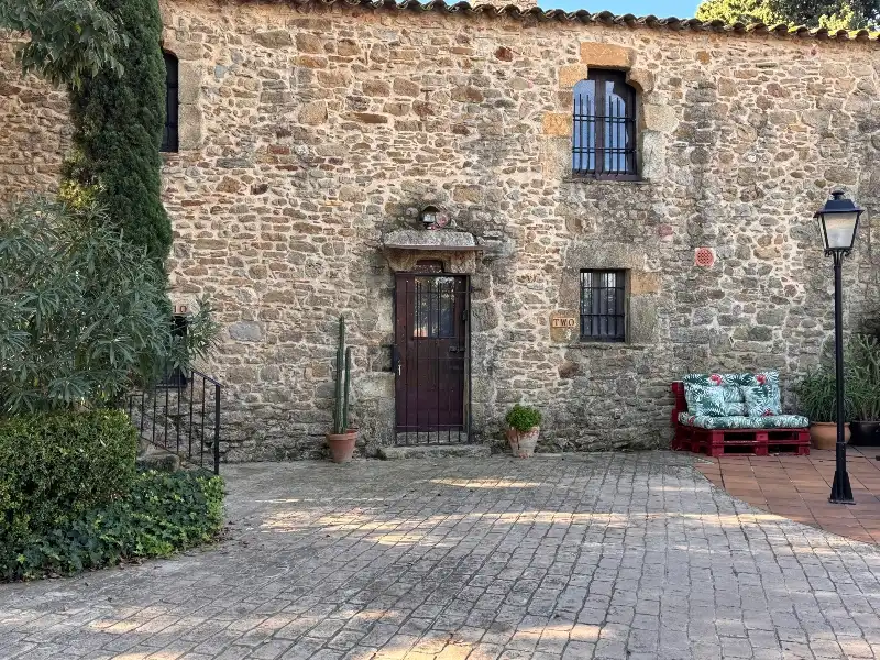Vista exterior de Finca rústica en venta en Ullastret con Aire acondicionado, Calefacción y Jardín privado