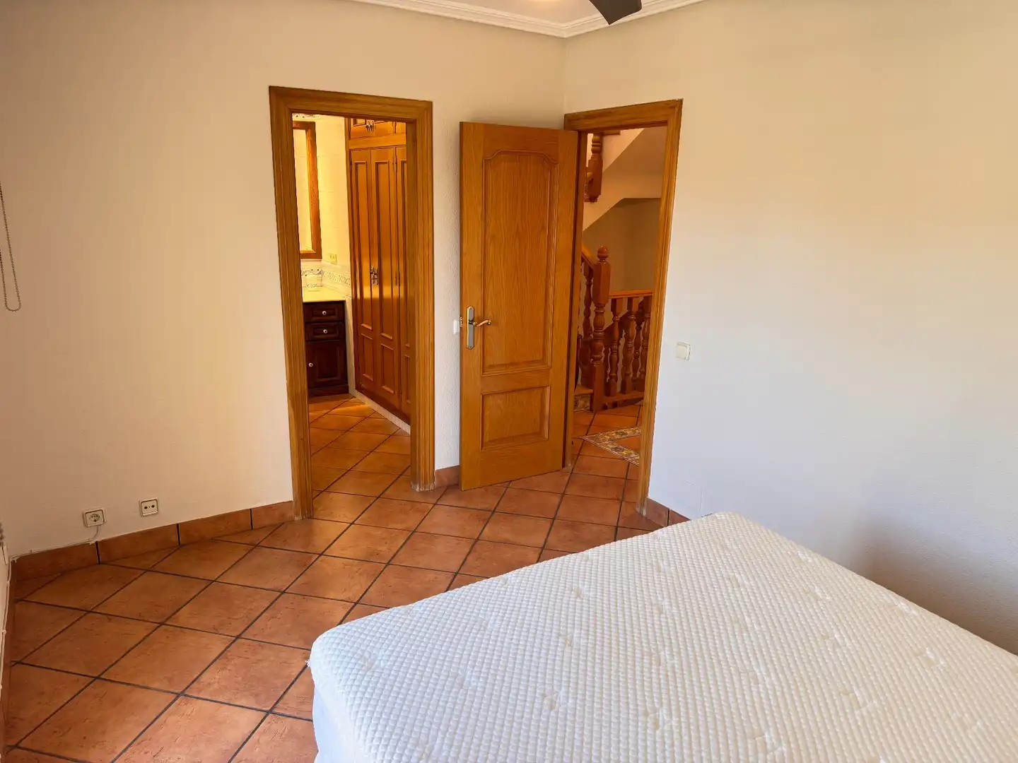Dormitori de Casa adosada en venda en Roquetas de Mar amb Aire condicionat, Terrassa i Traster