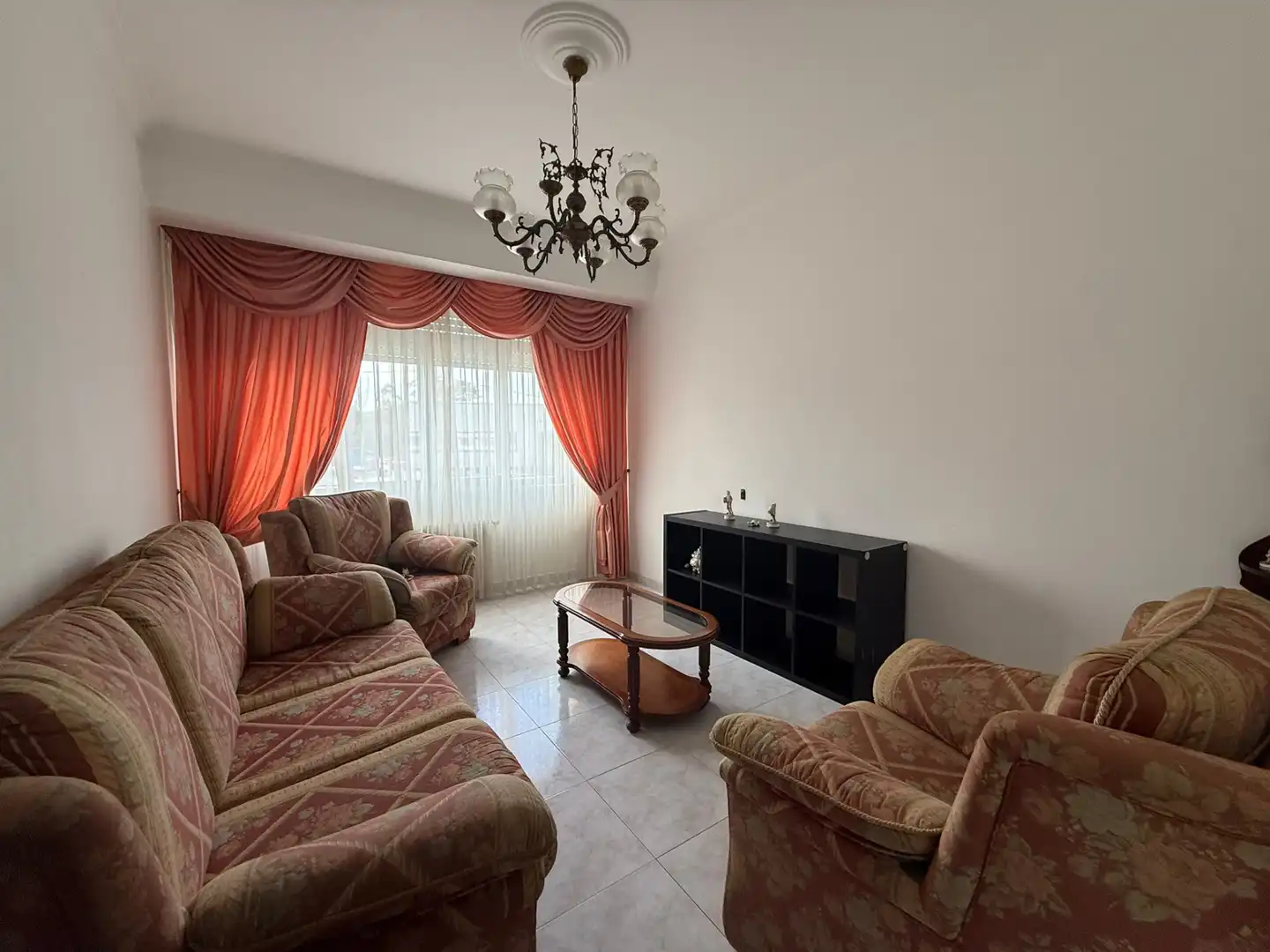 Sala de estar de Casa adosada en venta en Ferrol con Calefacción, Jardín privado y Parquet