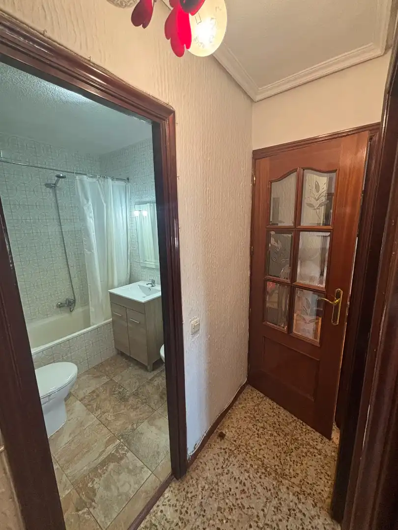 Baño de Piso en venta en Fuenlabrada con Calefacción y Trastero