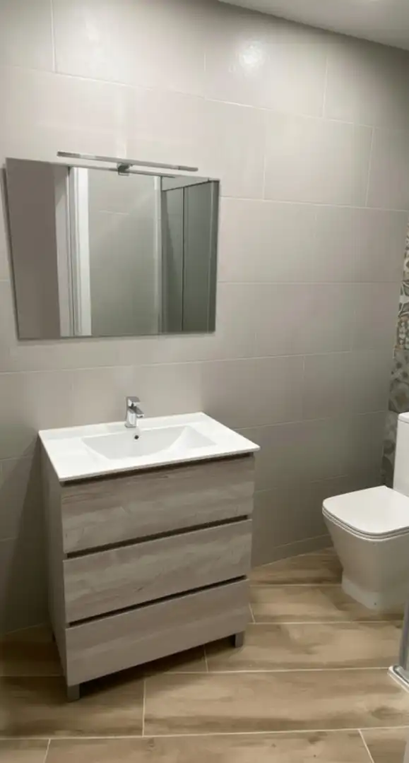 Baño de Piso de alquiler en Terrassa con Calefacción, Amueblado y Horno